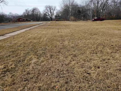 6 Nn Cambridge Ave, Rockford, IL 61102