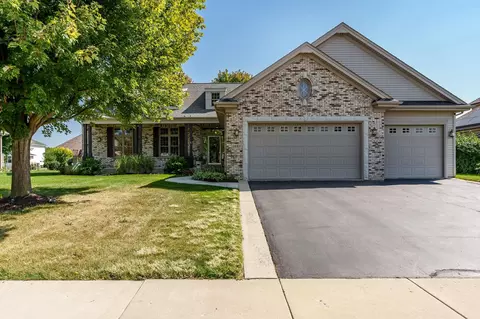 1687 Divine Dr, Rockford, IL 61107