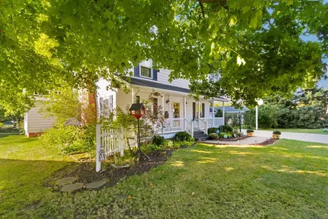 914 E Chamberlin, Dixon, IL 61021 photo 4