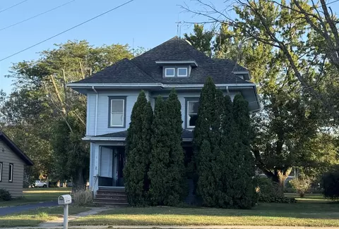 320 W 8th St, Milledgeville, IL 61051