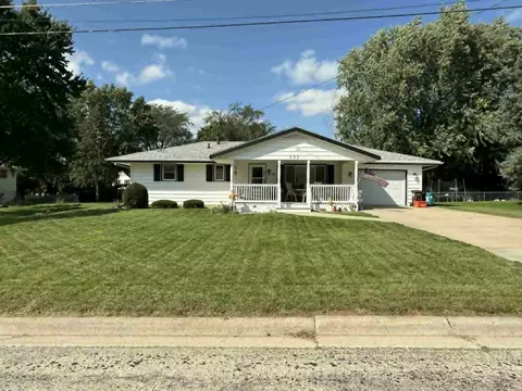 232 10th St, Pecatonica, IL 61063