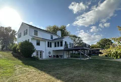 Exterior - 2125 Eagle Dr, Freeport, IL 61032 photo 9 of 20