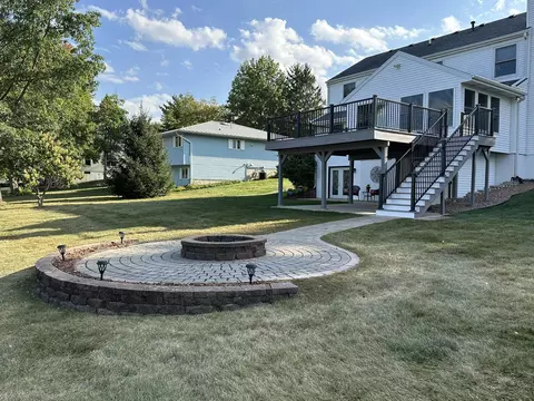 Exterior - 2125 Eagle Dr, Freeport, IL 61032 photo 15 of 20