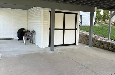 Exterior - 2125 Eagle Dr, Freeport, IL 61032 photo 18 of 20