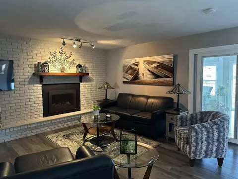 Living - 2125 Eagle Dr, Freeport, IL 61032 photo 5 of 6