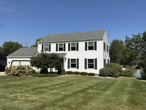 Exterior - 2125 Eagle Dr, Freeport, IL 61032 photo 2 of 20