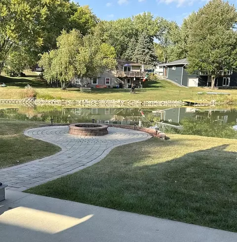 Exterior - 2125 Eagle Dr, Freeport, IL 61032 photo 16 of 20