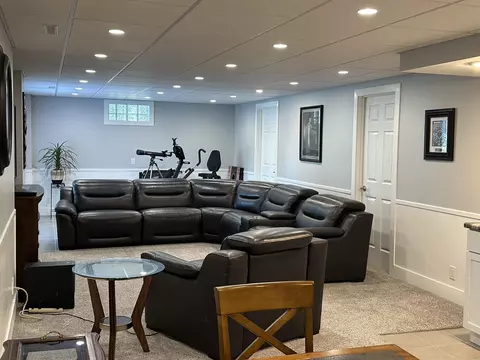 Living - 2125 Eagle Dr, Freeport, IL 61032 photo 6 of 6