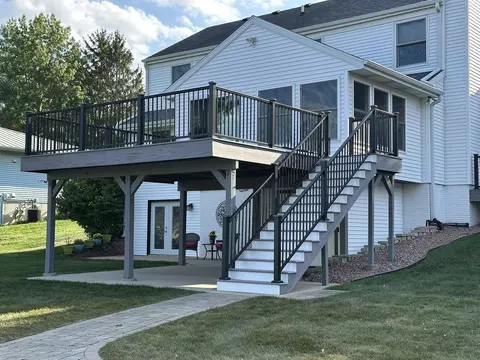 Exterior - 2125 Eagle Dr, Freeport, IL 61032 photo 14 of 20