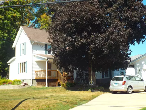 216 S Long St, Warren, IL 61087