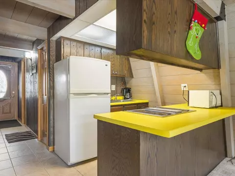 Kitchen - 9760 E Cedarville Rd, Davis, IL 61019 photo 2 of 3