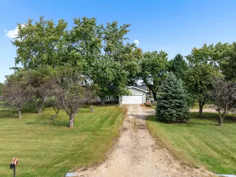 11754 Wange Rd, Capron, IL 61012 photo 2