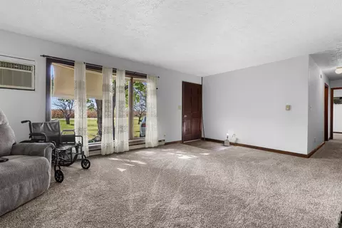 11754 Wange Rd, Capron, IL 61012 photo 5