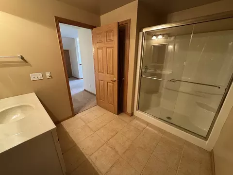 Bath - 17-90 Whitewater Dr, Lanark, IL 61046 photo 7 of 7