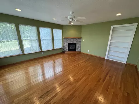 Living - 17-90 Whitewater Dr, Lanark, IL 61046 photo 7 of 13