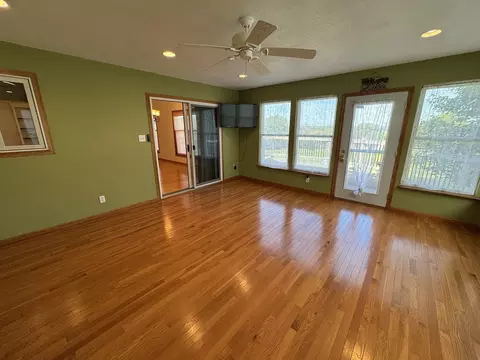 Living - 17-90 Whitewater Dr, Lanark, IL 61046 photo 9 of 13