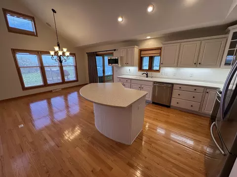 Kitchen - 17-90 Whitewater Dr, Lanark, IL 61046 photo 2 of 4