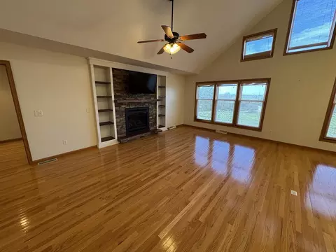 Living - 17-90 Whitewater Dr, Lanark, IL 61046 photo 4 of 13