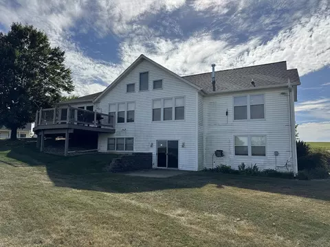Exterior - 17-90 Whitewater Dr, Lanark, IL 61046 photo 6 of 9