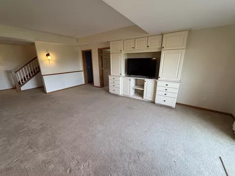 Living - 17-90 Whitewater Dr, Lanark, IL 61046 photo 12 of 13
