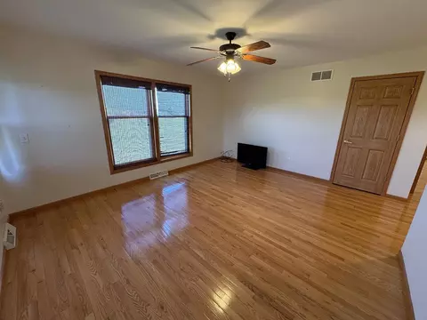 Living - 17-90 Whitewater Dr, Lanark, IL 61046 photo 11 of 13