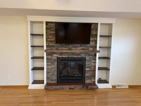 Living - 17-90 Whitewater Dr, Lanark, IL 61046 photo 5 of 13