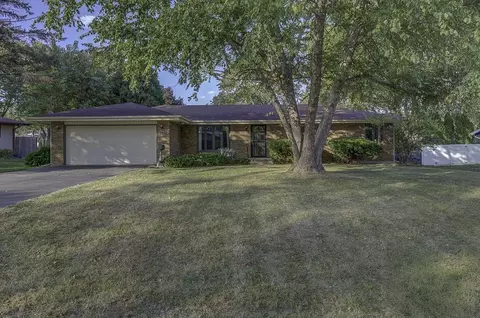 3202 Cavendish Dr, Rockford, IL 61109