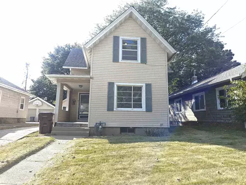 1313 20 St, Rockford, IL 61104