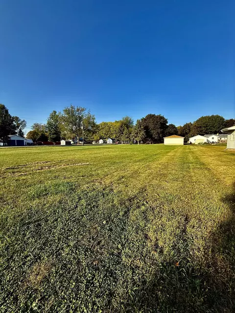 402 N Benton St, Winnebago, IL 61088
