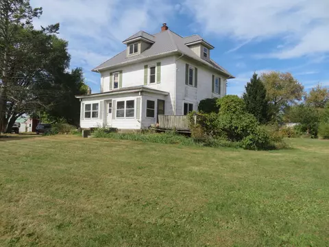 7372 W Dublin Rd, Freeport, IL 61032