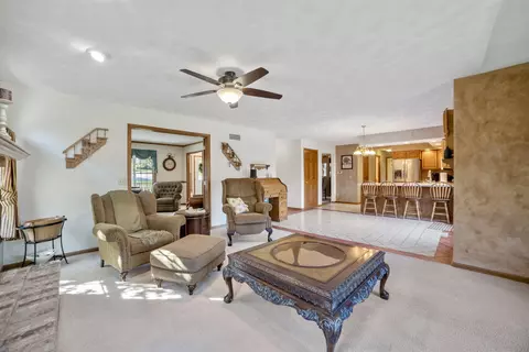 12431 Breezefield Cir, Roscoe, IL 61073 photo 14