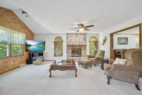 12431 Breezefield Cir, Roscoe, IL 61073 photo 12