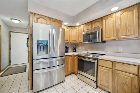 12431 Breezefield Cir, Roscoe, IL 61073 photo 17