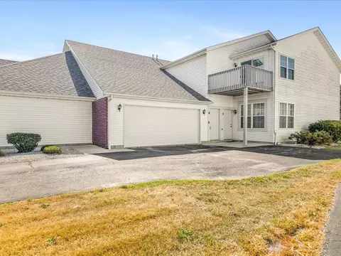 10152 Monarch Rd, Roscoe, IL 61073