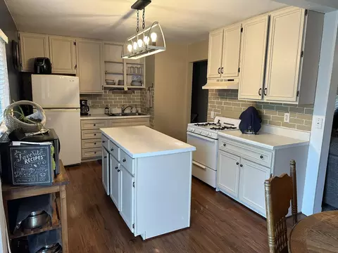 Kitchen - 751 Shimer Dr, Freeport, IL 61032 photo 2 of 2