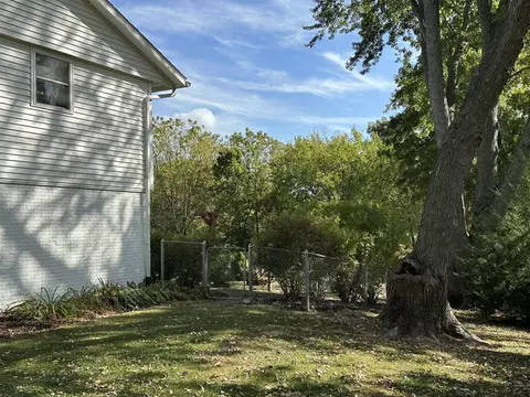 Exterior - 751 Shimer Dr, Freeport, IL 61032 photo 8 of 10