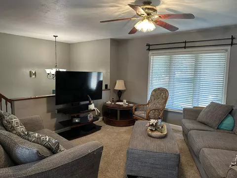 Living - 751 Shimer Dr, Freeport, IL 61032 photo 2 of 7