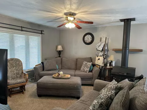 Living - 751 Shimer Dr, Freeport, IL 61032 photo 1 of 7