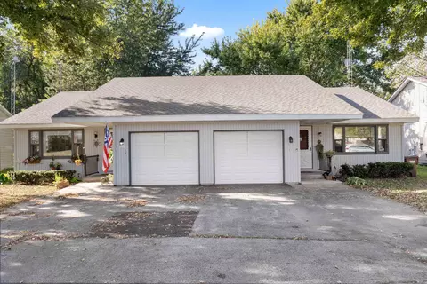 109 W Edson St, Poplar Grove, IL 61065
