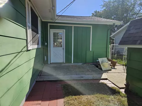 Exterior - 2120 Devon Ave, Loves Park, IL 61111 photo 9 of 10