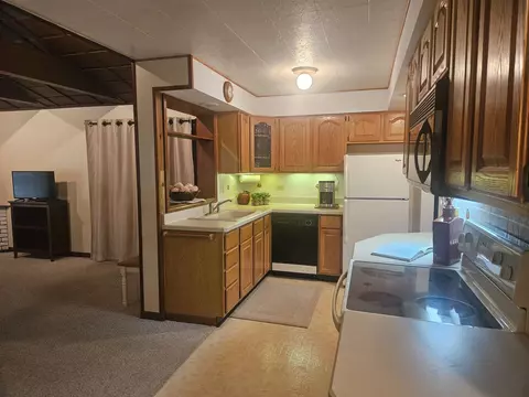 Kitchen - 2120 Devon Ave, Loves Park, IL 61111 photo 5 of 6