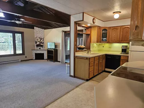 Kitchen - 2120 Devon Ave, Loves Park, IL 61111 photo 3 of 6