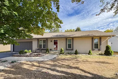 8221 Eddington Dr, Machesney Park, IL 61115