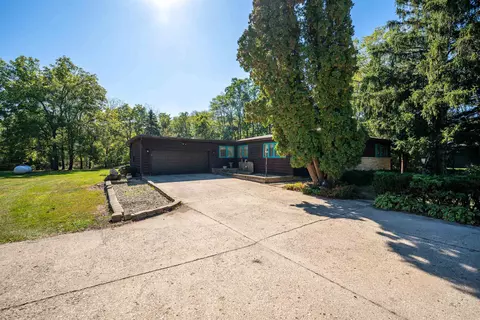 15361 S Bluff Rd, South Beloit, IL 61080