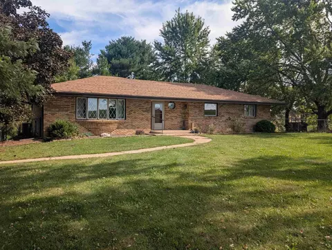 10740 N Barker Rd, Byron, IL 61010