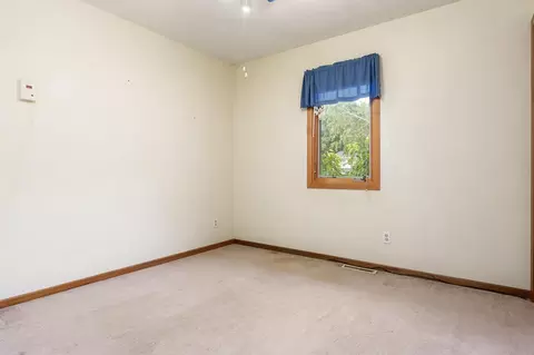 Bedroom - 11423 Cedarbrook Rd, Roscoe, IL 61073 photo 4 of 10