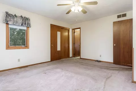 Bedroom - 11423 Cedarbrook Rd, Roscoe, IL 61073 photo 2 of 10