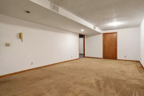 Living - 11423 Cedarbrook Rd, Roscoe, IL 61073 photo 5 of 6