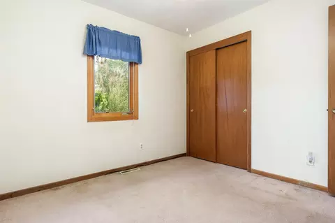 Bedroom - 11423 Cedarbrook Rd, Roscoe, IL 61073 photo 5 of 10