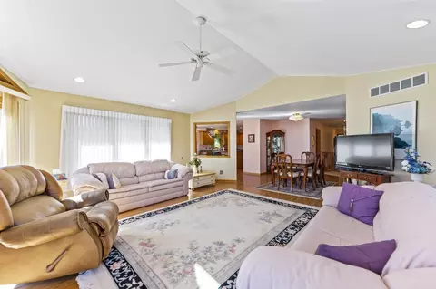 810 Southgate Dr, Lake Summerset, IL 61019 photo 4